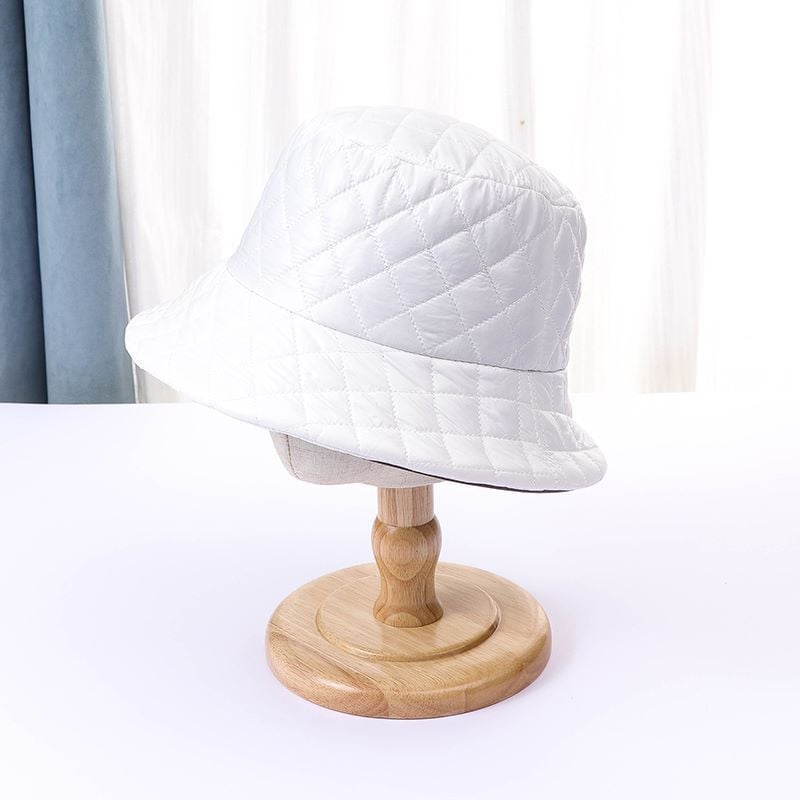 British Fashion Down Jacket with Diamond Hat for Outdoors
