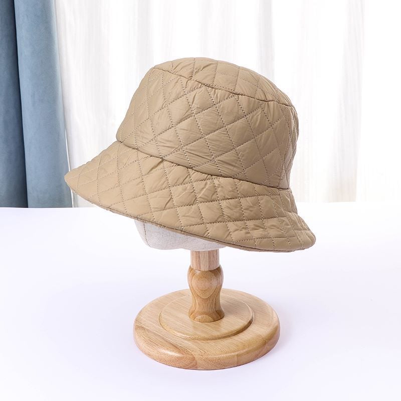 British Fashion Down Jacket with Diamond Hat for Outdoors